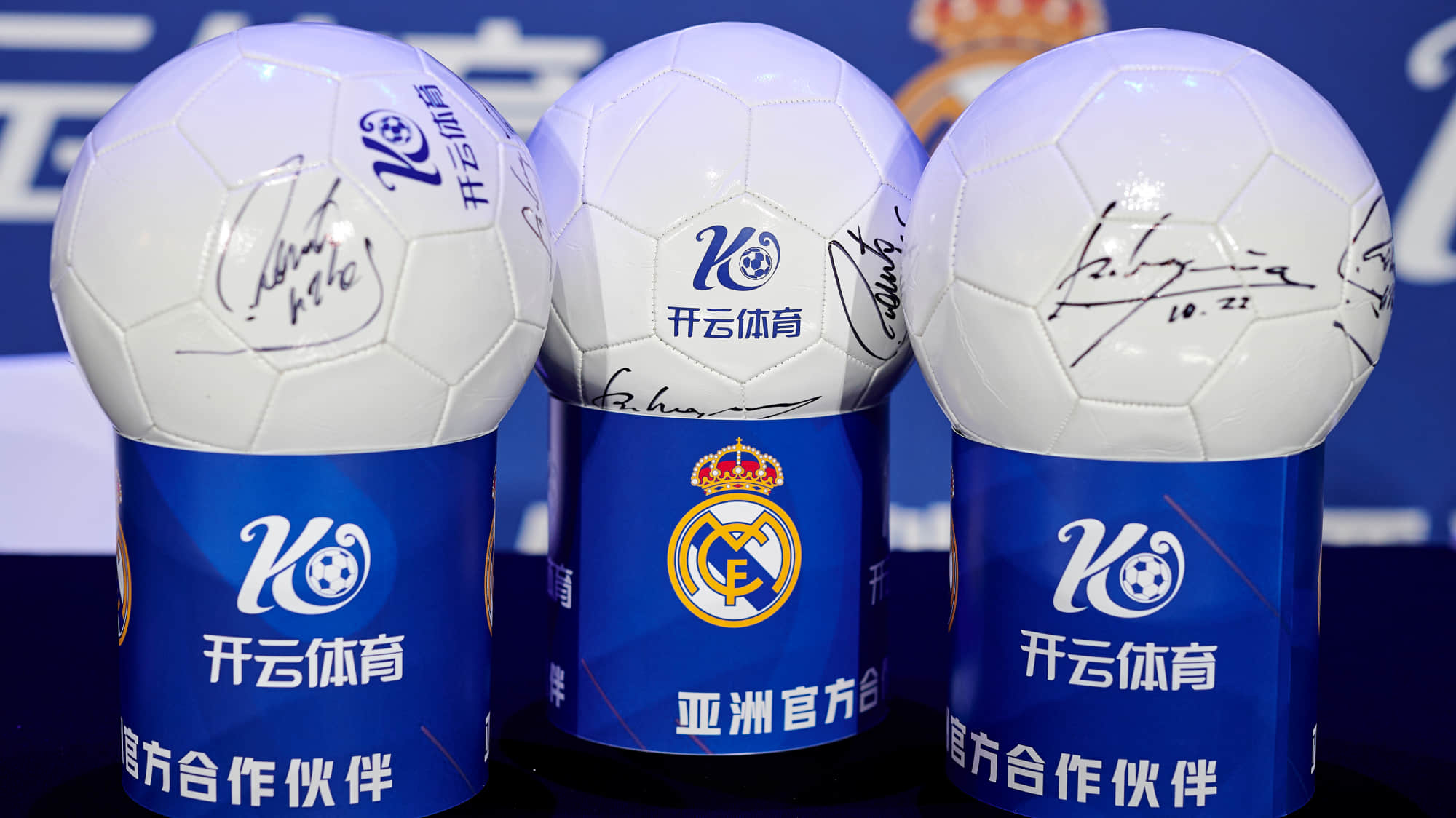 费兰·托雷斯:亚马尔需要治疗待在健身房,教练会决定谁出场 费兰·托雷斯:亚马尔需要治疗待在健身房,教练会决定谁出场